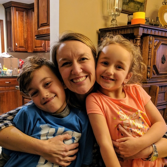 Meet your Posher, Kelly - Picture 4 of 5